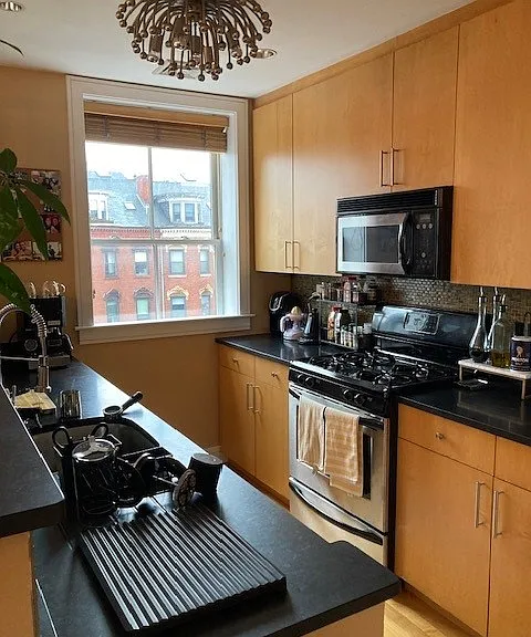 684 Massachusetts Ave #4 — Photo 4