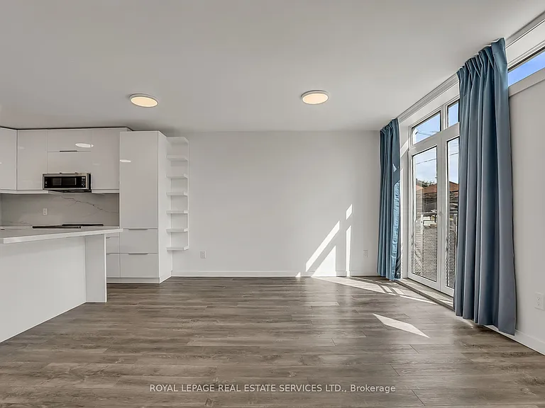 439 Winona Dr #C — Photo 14