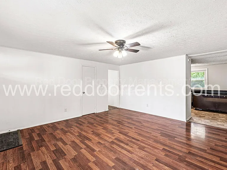 9949 Ellis Dr — Photo 6