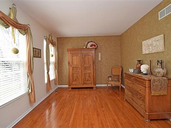 5th image of 4302 S Shore Dr