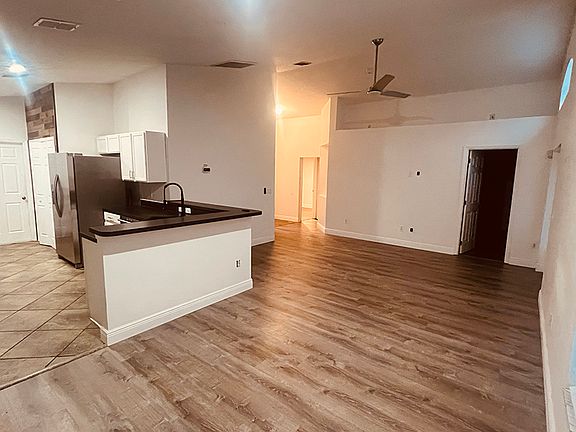 4th image of 11276 Pinewood Cove Ln