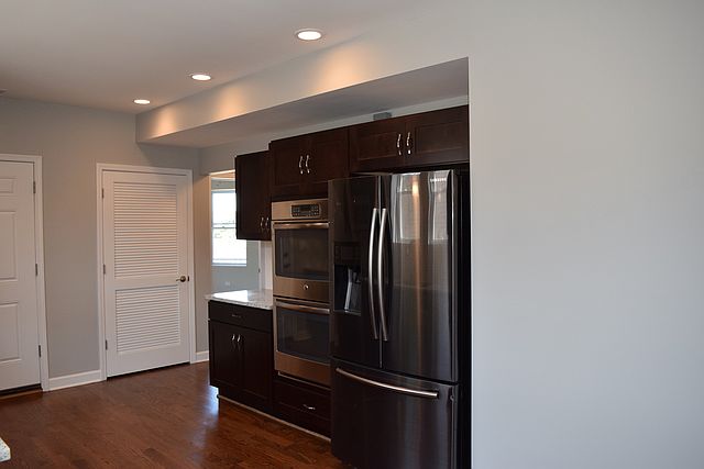 1st image of 6120 N Washtenaw Ave APT 3