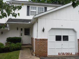 1790 Rolling Hills Dr APT E, Twinsburg, OH