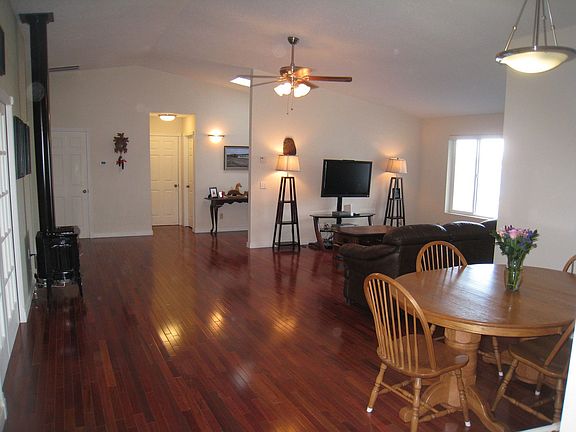 3rd image of 601 NE Leach St