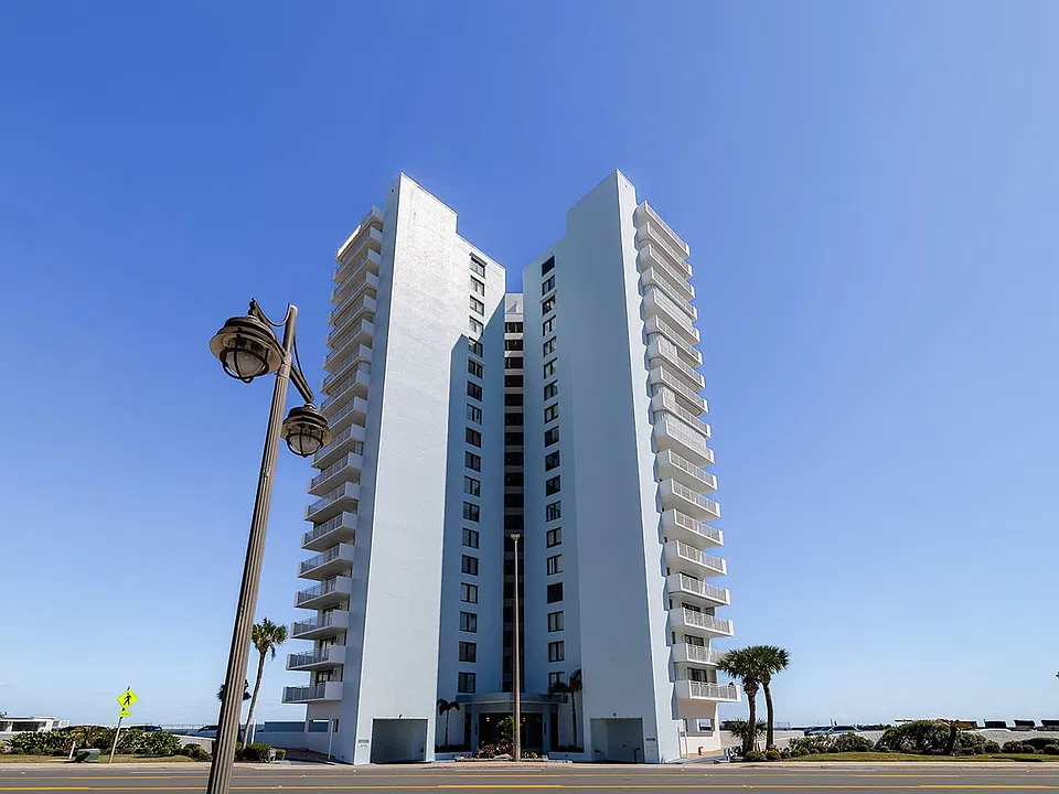 3047 S Atlantic Ave #606