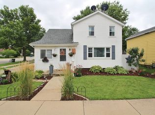 201 Pleasant St, Morris, IL 60450