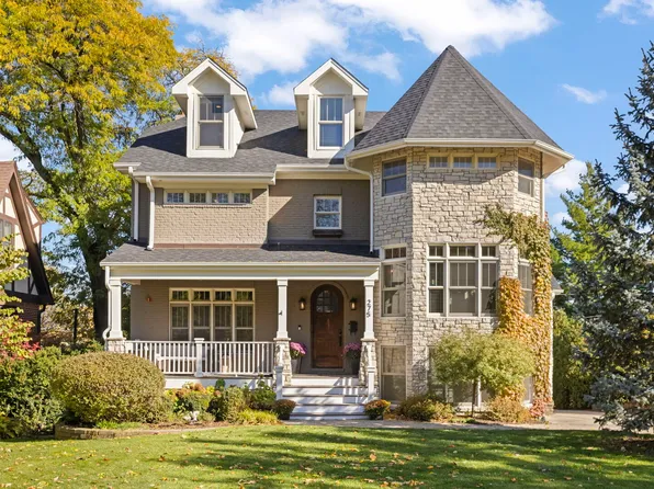 275 Merton Ave, Glen Ellyn, IL 60137