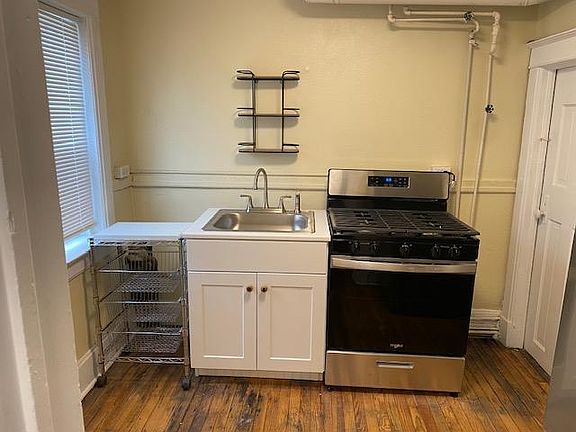 2nd image of 217 1/2 N Pearl St