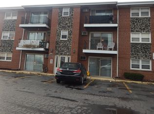 8310 47th St APT 9, Lyons, IL 60534
