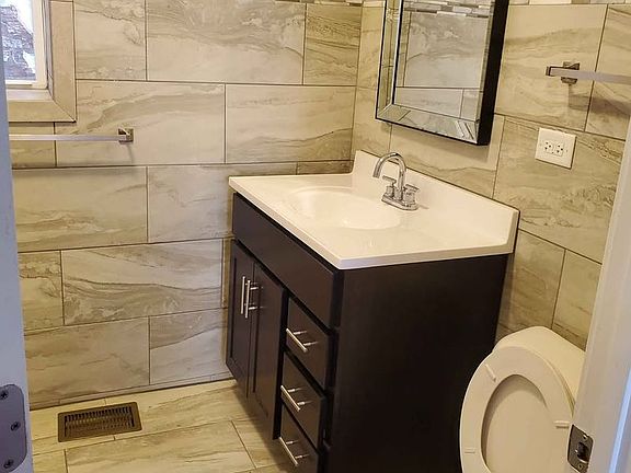 5th image of 4119 W Van Buren St #1
