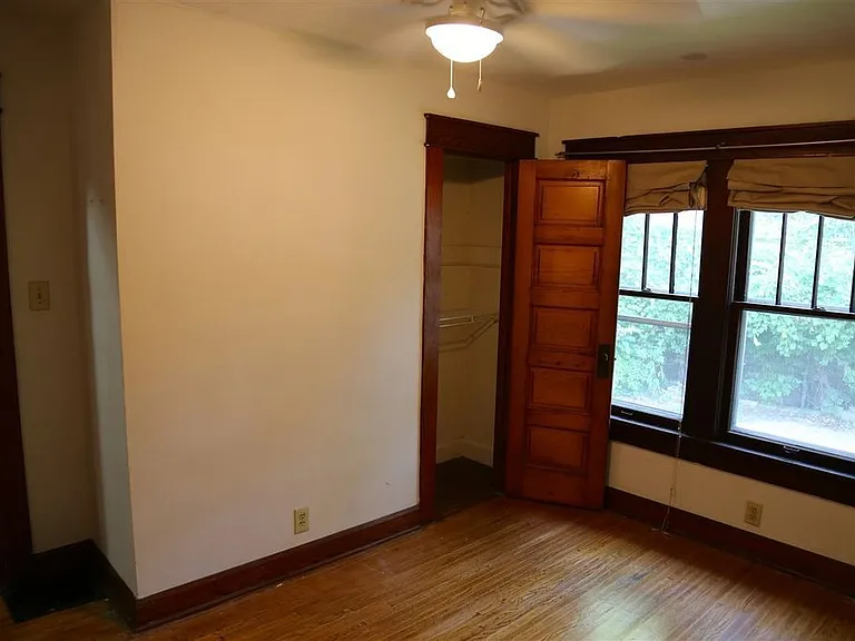 1435 N Kinser Pike — Photo 13