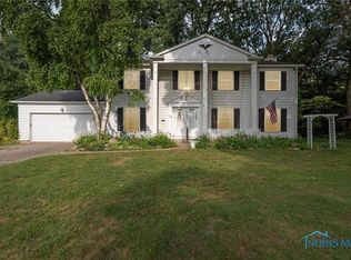 1302 E Beverly Hills Dr, Toledo, OH 43614