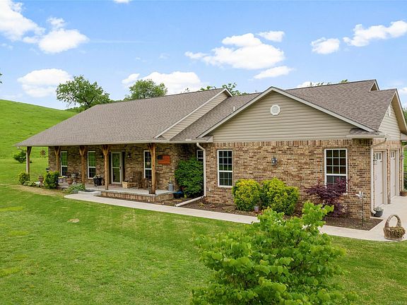 2nd image of 610 Country Ln