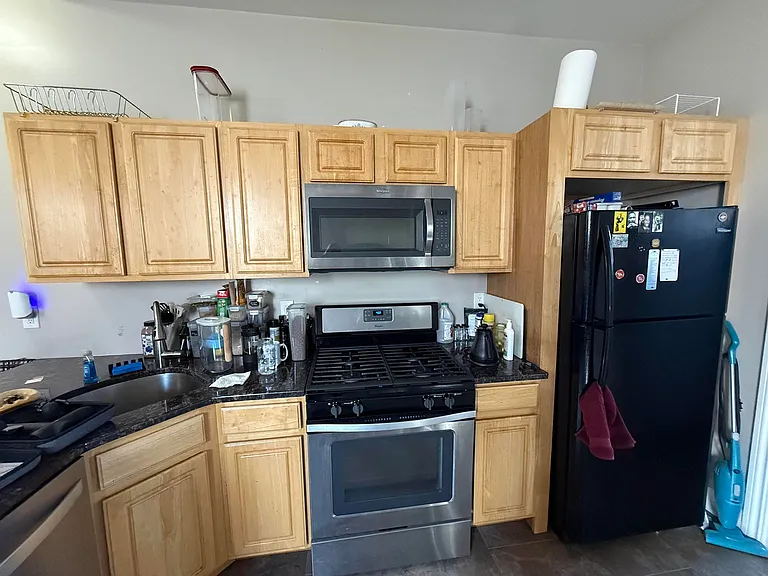 308 Columbia Ave #2R — Photo 1