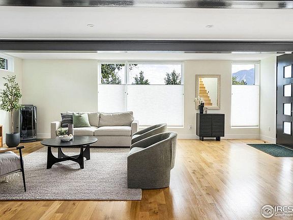 3rd image of 2035 Glenwood Dr