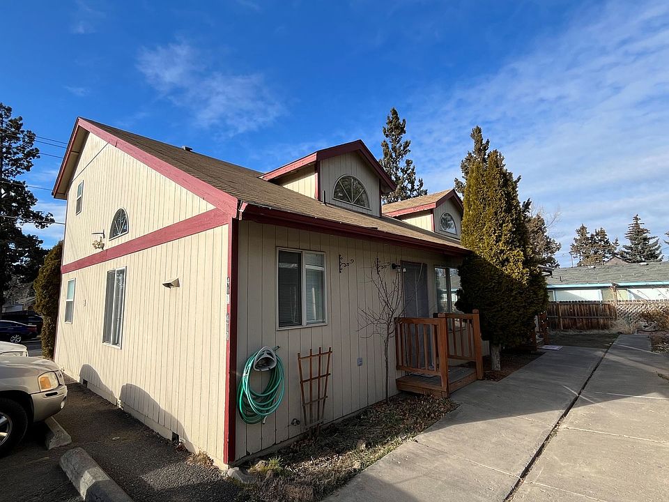 1st image of 410 SE McKinley Ave #410