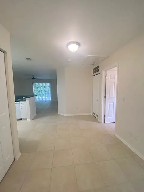 3 bed, 1100 sqft, $2,000 — Photo 3