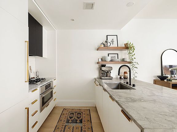 4th image of 610 Warren St #3D