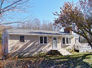 16 Thornton St, Acushnet, MA 02743