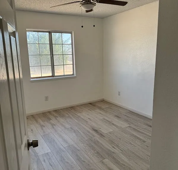 18063 Catalpa St — Photo 4
