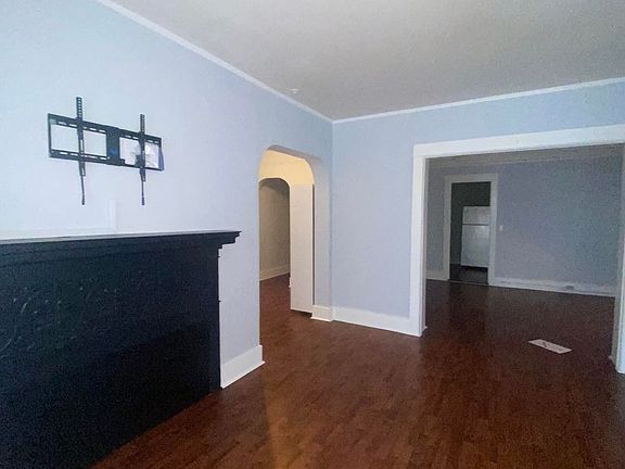 3rd image of 229 1st Ave N APT 206