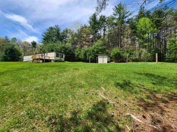 122 Dry Twig Rd, Laurel Fork, VA 24352
