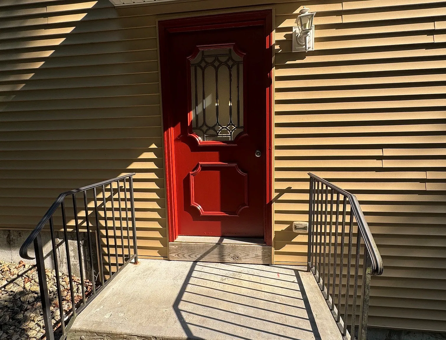 3 bed, 2.5 bath, 1860 sqft, $3,200 — Photo 2