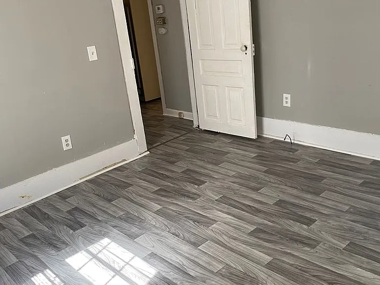2512 Crescent Ln — Photo 3