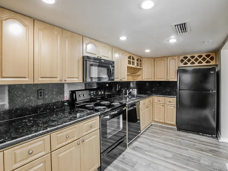 14277 Kendale Lakes Cir — Photo 8