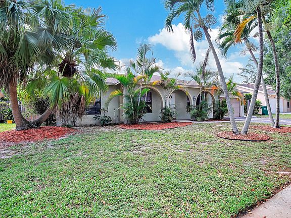 5th image of 5005 SW 104th Avenue