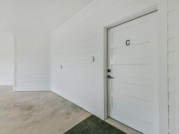 5th image of 1716 23rd St Unit C