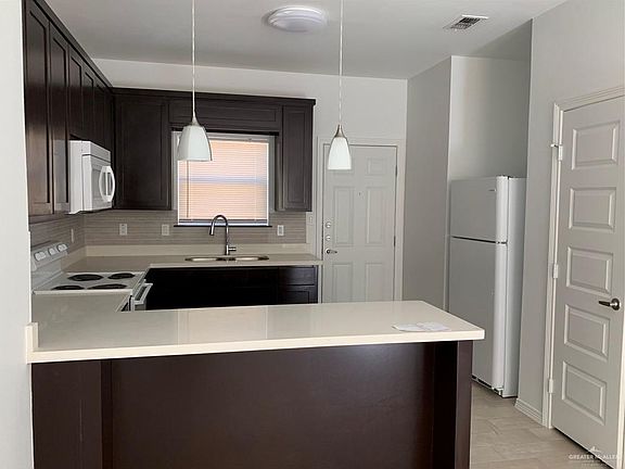 5th image of 3704 Valeria St