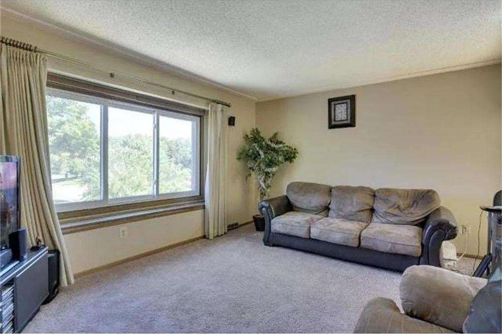 3 bed, 1712 sqft, $2,100 — Photo 1