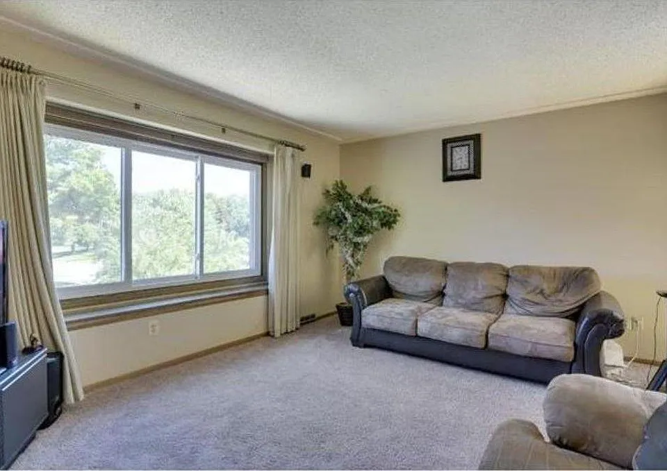 106th Ln NW