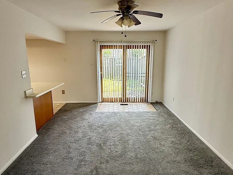 1732 Farmington Ct — Photo 6