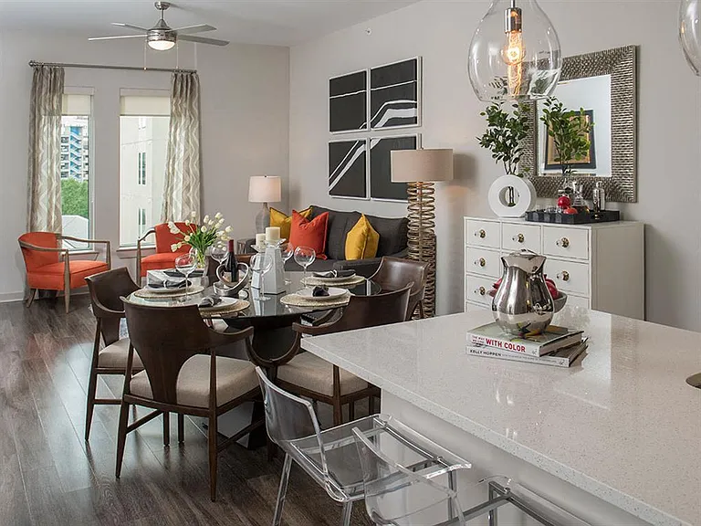 Venue Brookwood Apartments — Photo 19