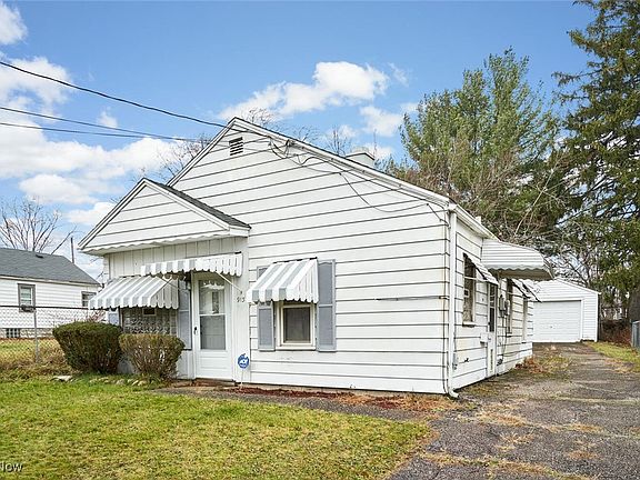 3rd image of 913 Palmetto Ave