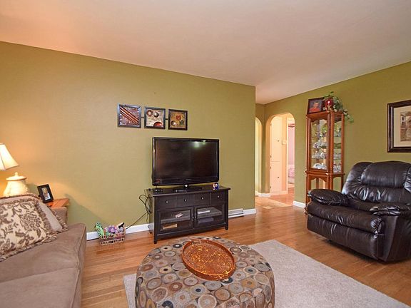 3rd image of 300 Highland Ave