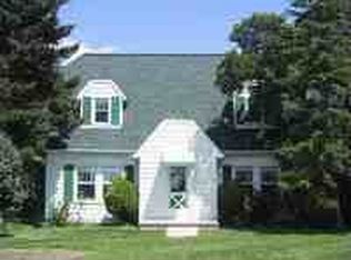 28029 E River Rd, Grosse Ile, MI 48138