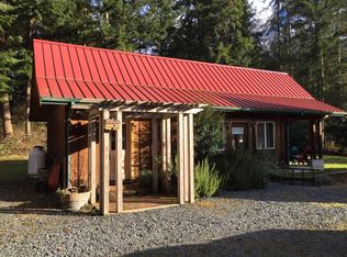 4267 Barbara Ln, Clinton, WA 98236