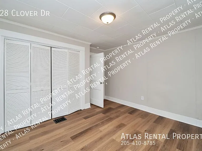 828 Clover Dr — Photo 14