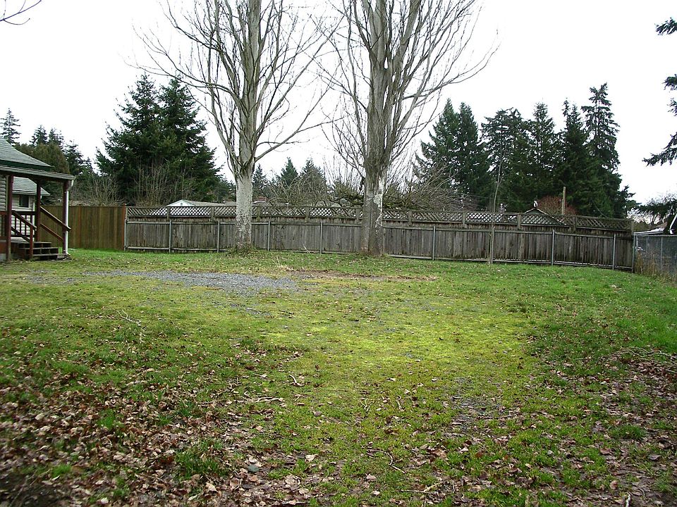 Large .24/acre lot - all fenced