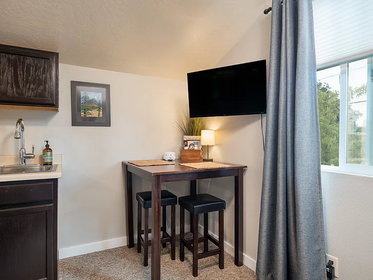 1017 Poplar St #1/2 — Photo 7