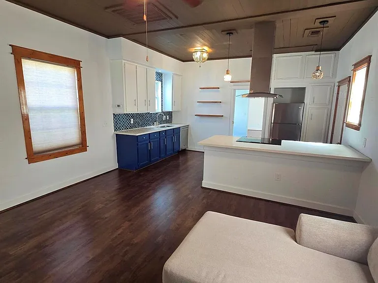 4124 Avenue M 1/2 — Photo 19