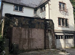 1954 Albany Ave, West Hartford, CT 06117