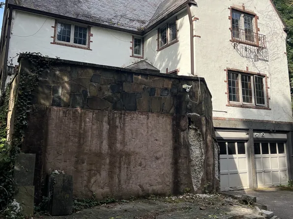 1954 Albany Avenue, West Hartford, CT 06117