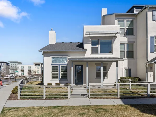 11267 S High Crest Ln, South Jordan, UT 84009