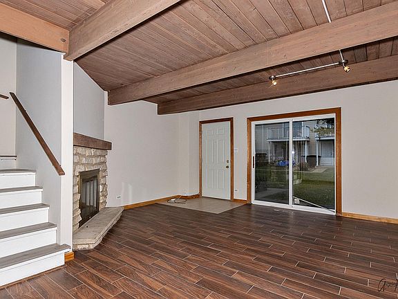 5th image of 515 Meadow Green Ln