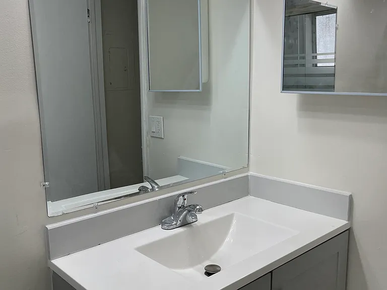 2134 Lincoln St #18 — Photo 7