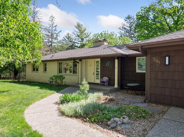 7081 Shawnee Ln, Chanhassen, MN 55317